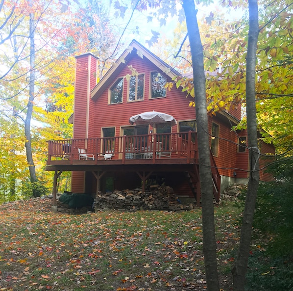 A spacious back deck w/ mountain views -- perfect for entertaining!