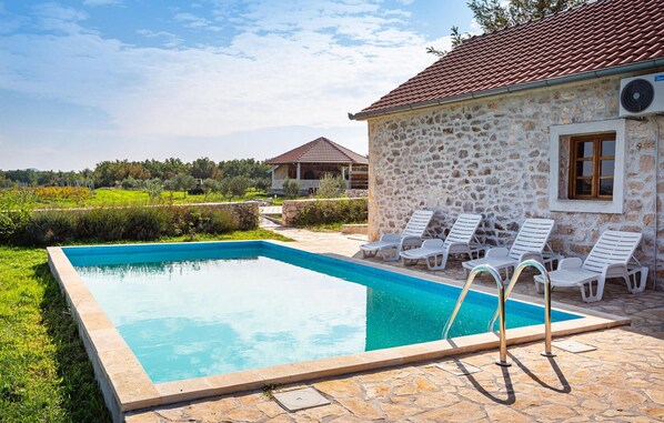 pool