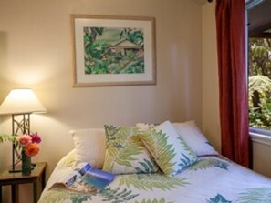  Bedroom #2, Queen bed