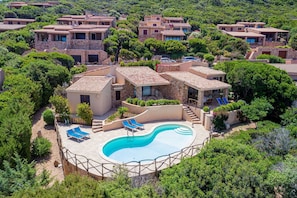 Building Exterior, Pool
