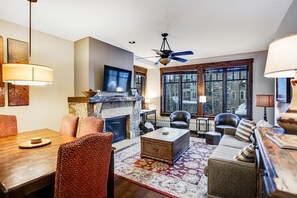 Water House on Main Street 3 Bedroom spacious living room