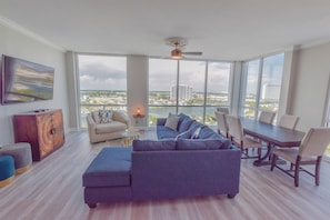 Living Room/Dining Room