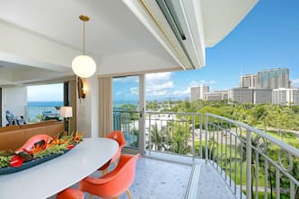 Fully Remodeled! Amazing OCEAN, Mountain, City Views! 2-Bed/2-Bath Sleeps 6!