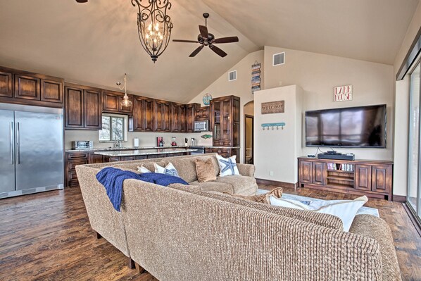 Kingston Vacation Rental | 3BR | 2BA | 1,500 Sq Ft | Stairs Required
