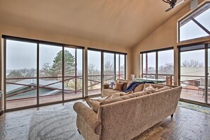 Interior | Open Floor Plan | Free WiFi | Floor-to-Ceiling Windows