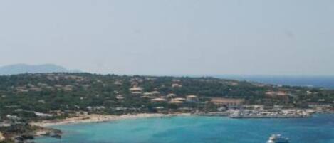 Vista sul GOLFO E SPIAGGIA  DI SANT. aMBROGIO