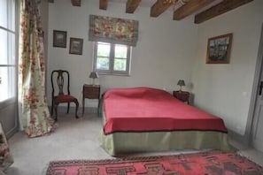 Ground floor bedroom (reduced mobility)