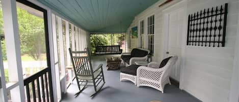 front porch (riverside)