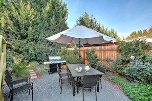 Outdoor dining with gas BBQ grill