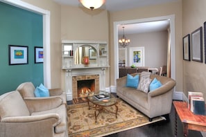 Living Room with fireplace