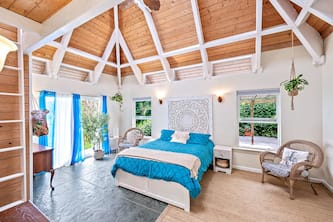 BLUE Mermaid's Cottage TA-038-749-9520-01