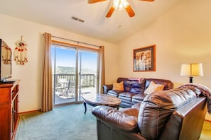 Living room, access to deck