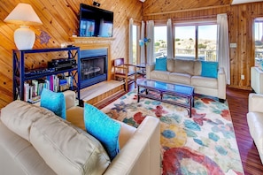 Surf-or-Sound-Realty-Heart's-Desire-4-Great-Room-2