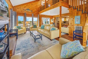 Surf or Sound Realty - 4 - Heart's Desire - Great Room -2