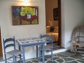 Breakfast area under Veranda