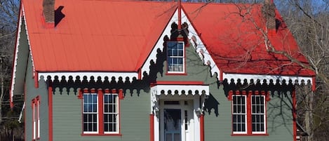 Circa1850, Blue Wing Landing Inn, close the Ark Encounter