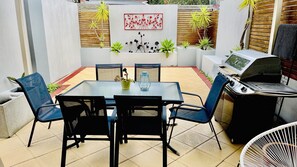 屋外ダイニングエリア