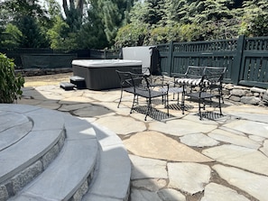 Private Quiet Backyard Terrace