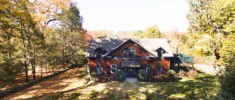 Carriage House on Washington's Historic Green 