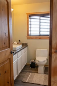 Newly Remodeled!! Nestled between Glacier Park and Whitefish Mountain Resort!