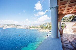 Villa with panoramic sea view