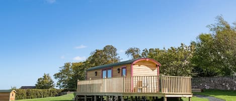 Foxglove - external view of the hut with decking area