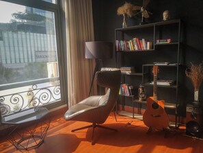 View in a swivel chair overlooking Le Loi Street

