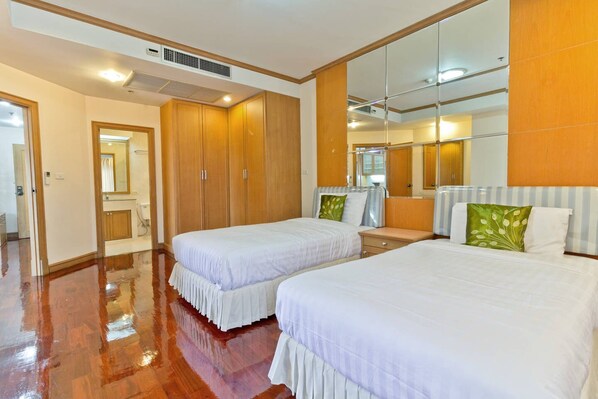 Wooden Floor 2 bedroom in Thonglo