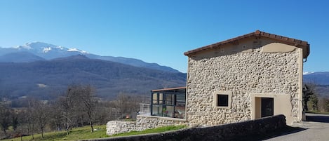 
maison exposition plein sud face aux Pyrénées 