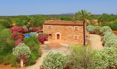 Son Mas, Wi-fi free, Private Pool, Garden, 15 Minutes from the beach Es Trenc 