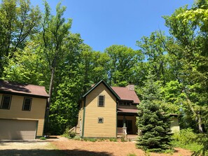 Main cabin and optional guest house shown