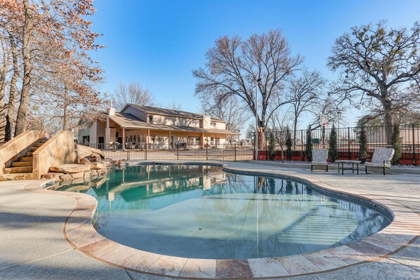 Kingston Vacation Rental | 6BR | 5.5BA | 3,980 Sq Ft | Step-Free Entry