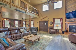 Living Room | 1st Floor | Free WiFi | Central Heat & A/C