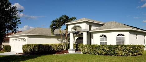 Wischis Florida Home - Vacation Homes Cape Coral - Property Management Cape Coral - Real Estate