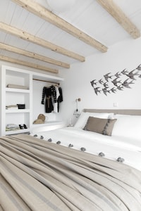 Pnoi Luxury Suites 1 Bedroom Split Level
