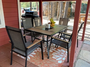 Outdoor patio dining table for 6