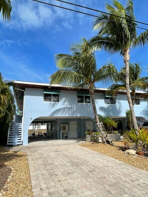 Front of house/driveway
