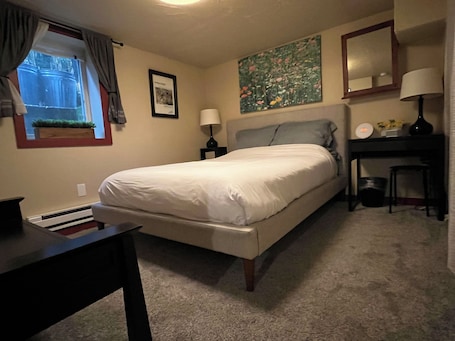 Queen cozy memory foam main bedroom