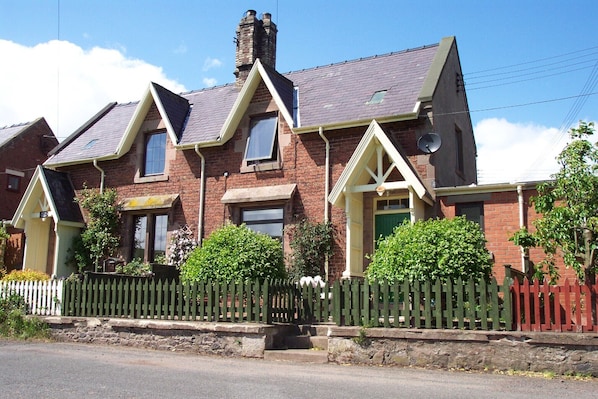 The front of Clayton Cottage in Northumberland