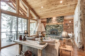 Main cabin living