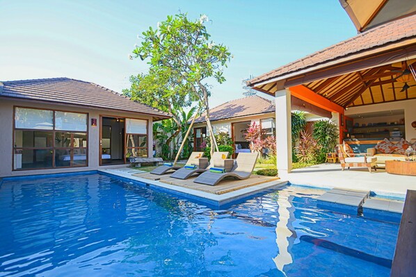 Open-Air 9, 3 Bedroom Villa in Legian