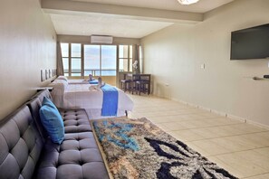 Studio | Free WiFi | Central Heating & A/C | Smart TV