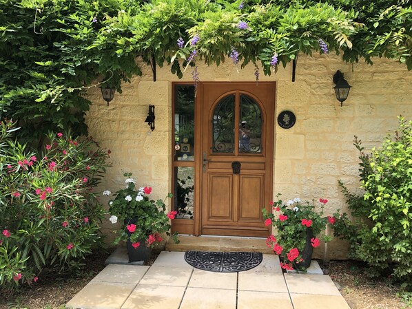 Front entrance to B&B.