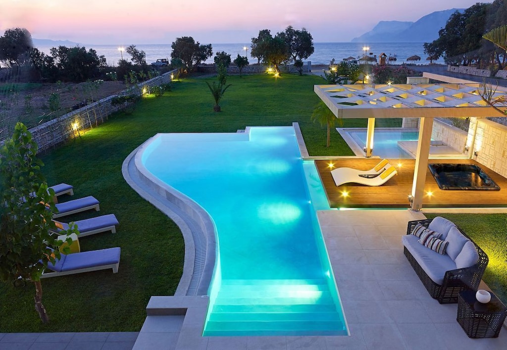 Villa privée de luxe paisible avec piscine et jaccuzzi extérieur à