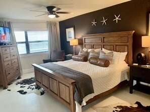 Primary bedroom beach front