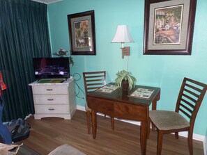 Eating and sitting area