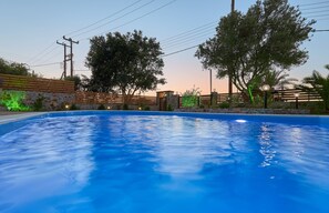 Private pool
