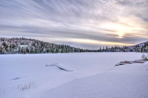 vue du lac en hiver