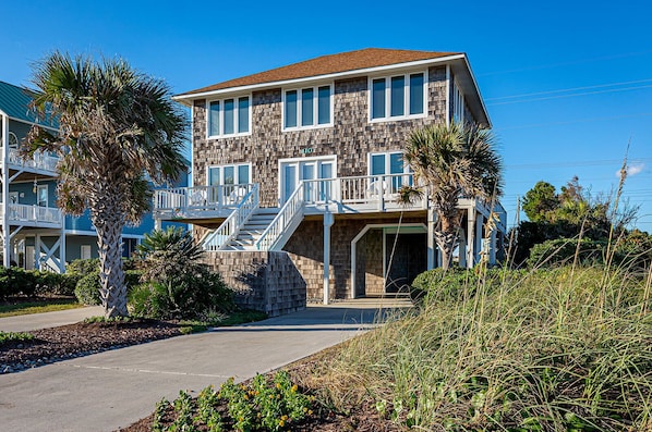 Front porch facing the ocean