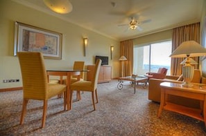 Living/Dining Room, Sea View